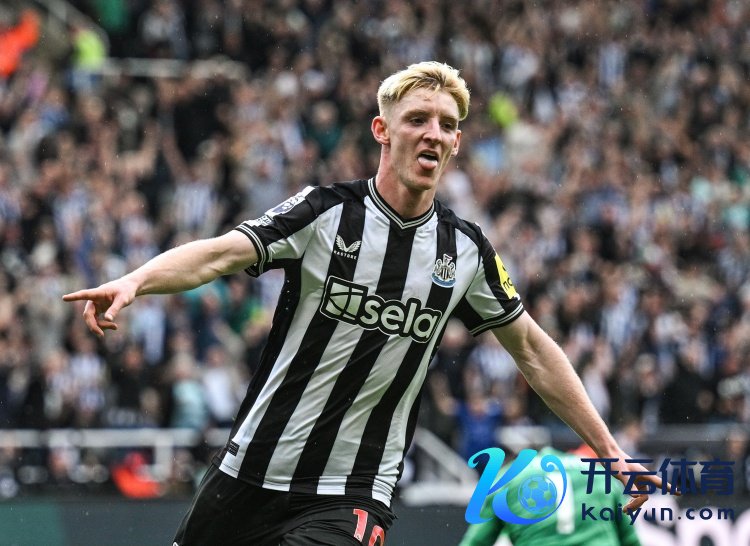 戈登也曾在英超成功参与40粒进球体育赛事直播，134次出场斩获23球17助攻